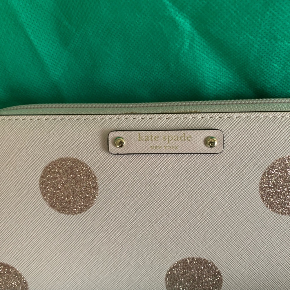 Kate Spade light pink wallet - Picture 3 of 12